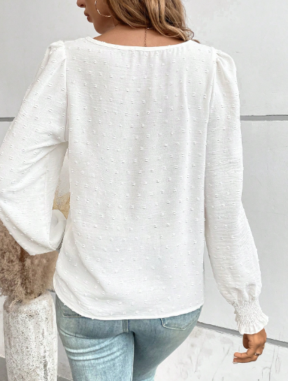 K0025 -  Blusa con mangas farol e inserciones de encaje guipur a lunares, blusas de manga larga